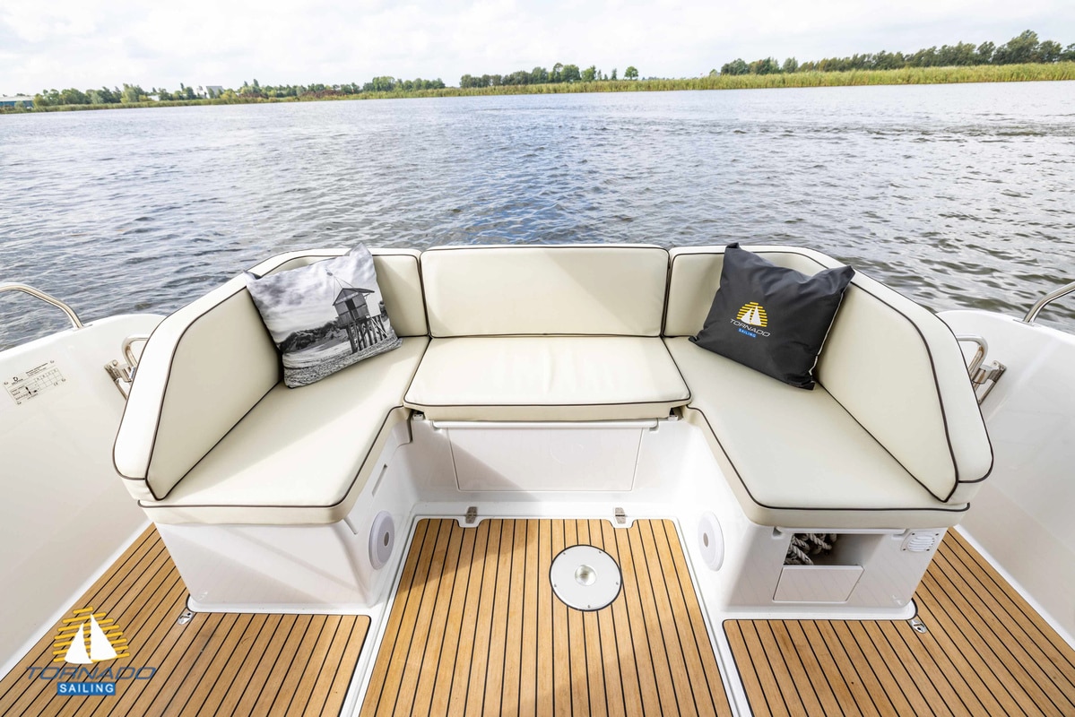 Delphia Yachts 10 Sedan Electric — foto 6 van 12