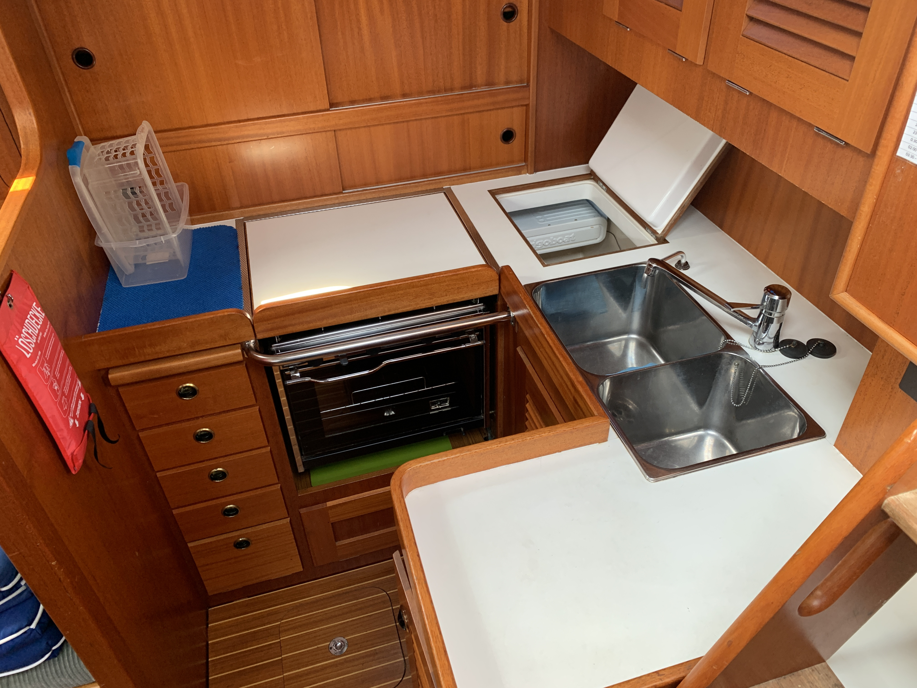 Hallberg-Rassy 42 — foto 35 van 77
