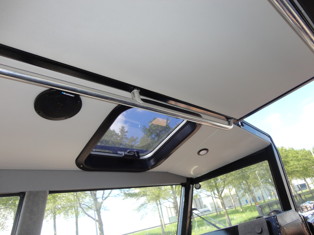 UMS 700 HT boat Cabin Cruiser NET BINNEN Full options  — foto 13 van 32