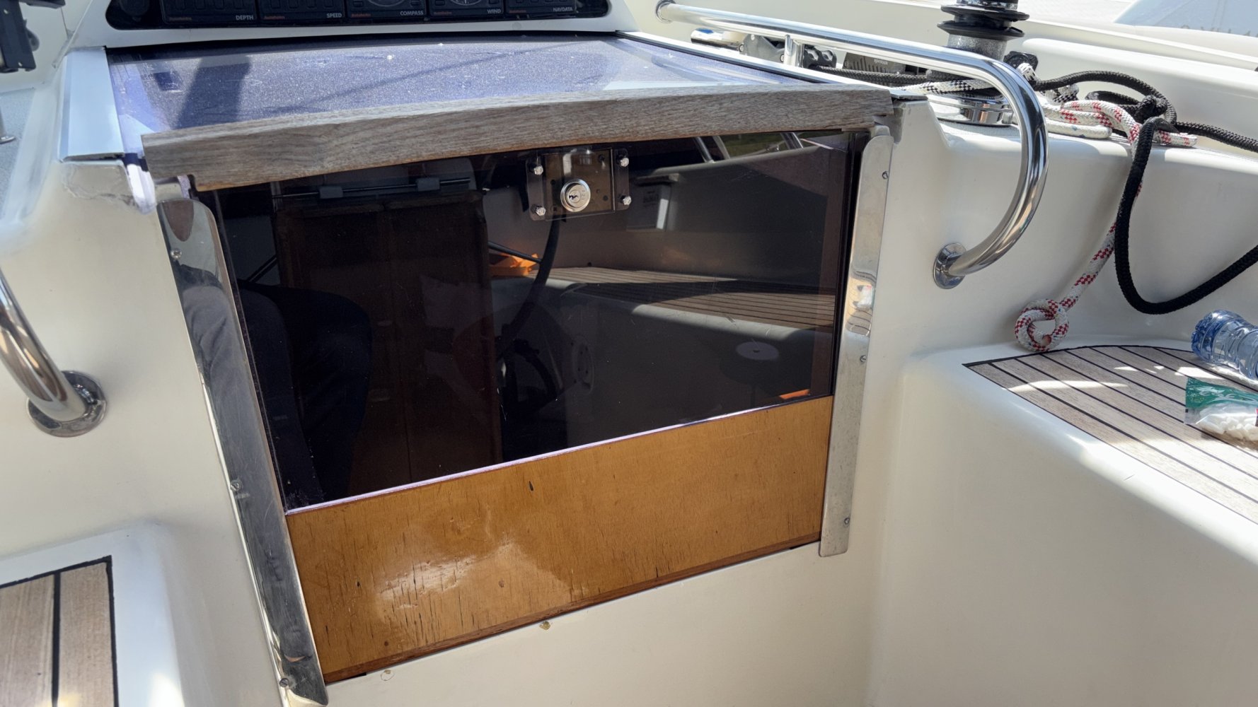 VOLVO PENTA Moody - Sailing Yacht - GRP (Polyester) - 1990 - € 85.000 — foto 6 van 11