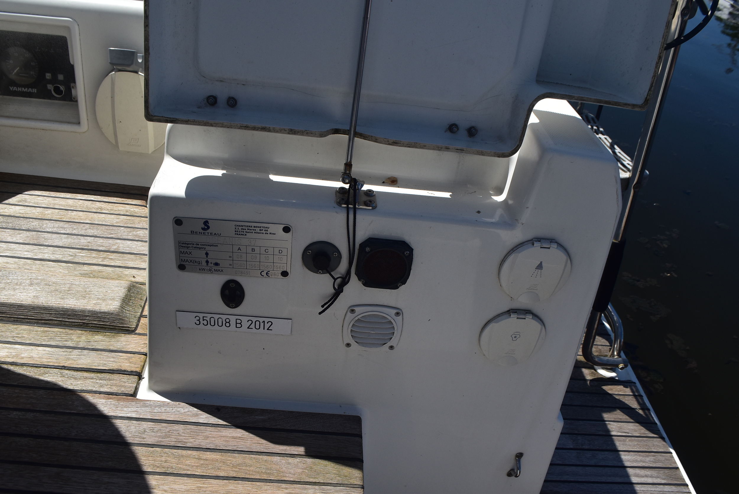 Beneteau Oceanis 37 — foto 18 van 36