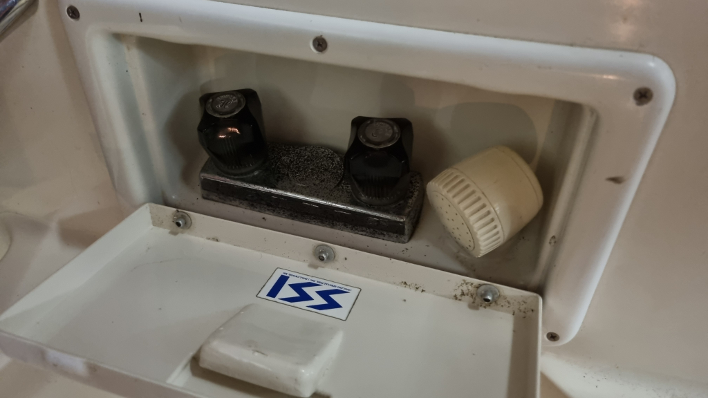 Maxum 2300SCR met trailer (in bijzonder nette staat!) — foto 15 van 39
