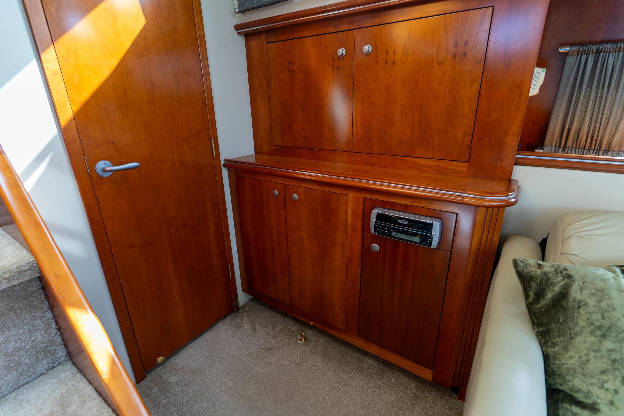 Cruisers Yachts 415 Express Motoryacht — foto 13 van 100