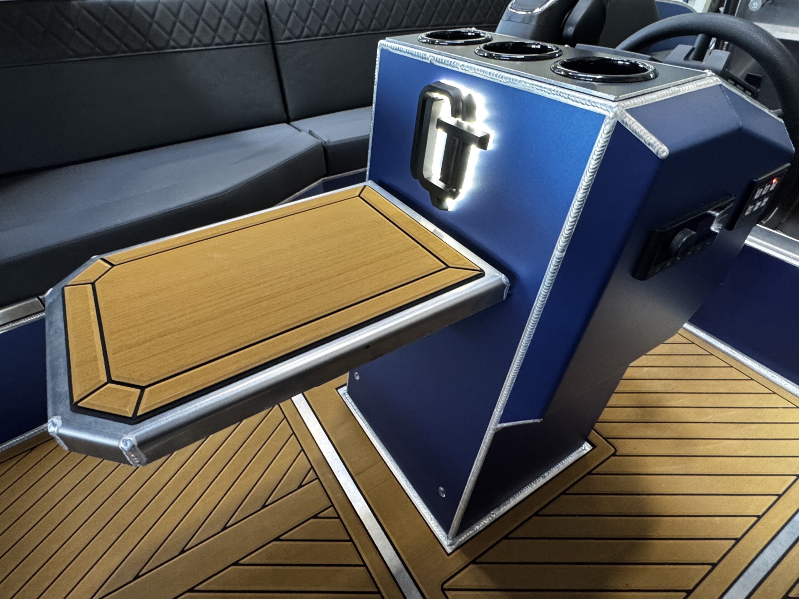 Qualia QT 22 Outboard — foto 9 van 28