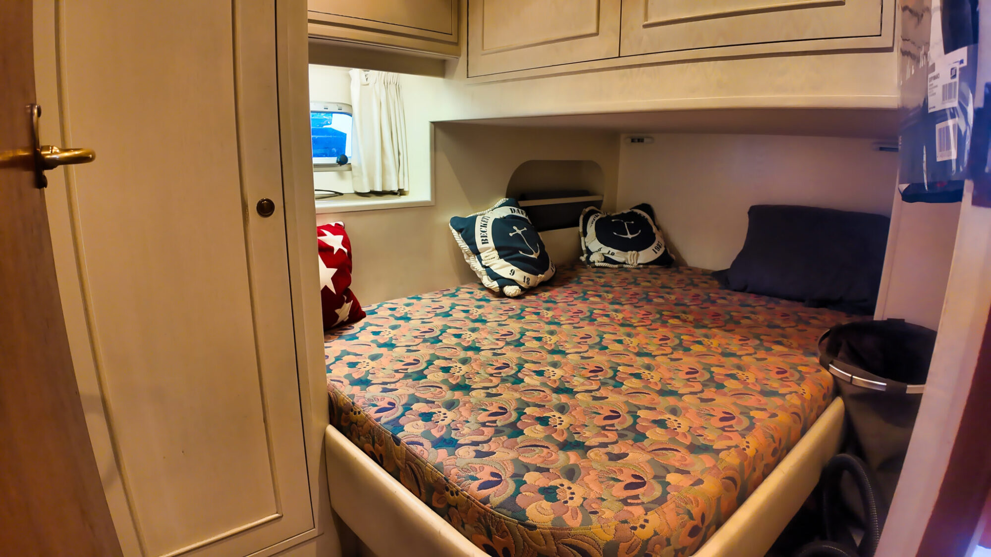 Neptunus 138 / 46 Flybridge Sedan — foto 21 van 32