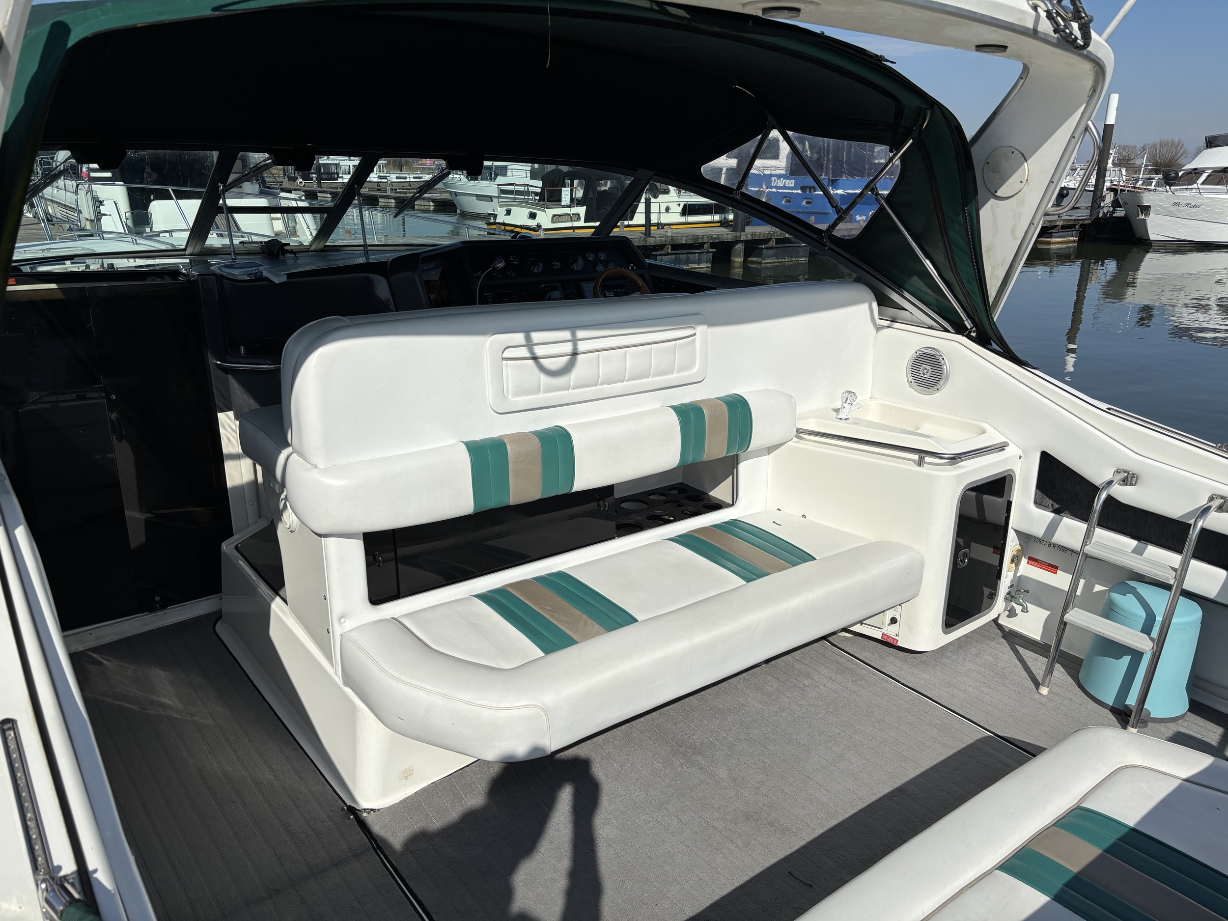 Sea Ray 370 Sundancer — foto 3 van 15