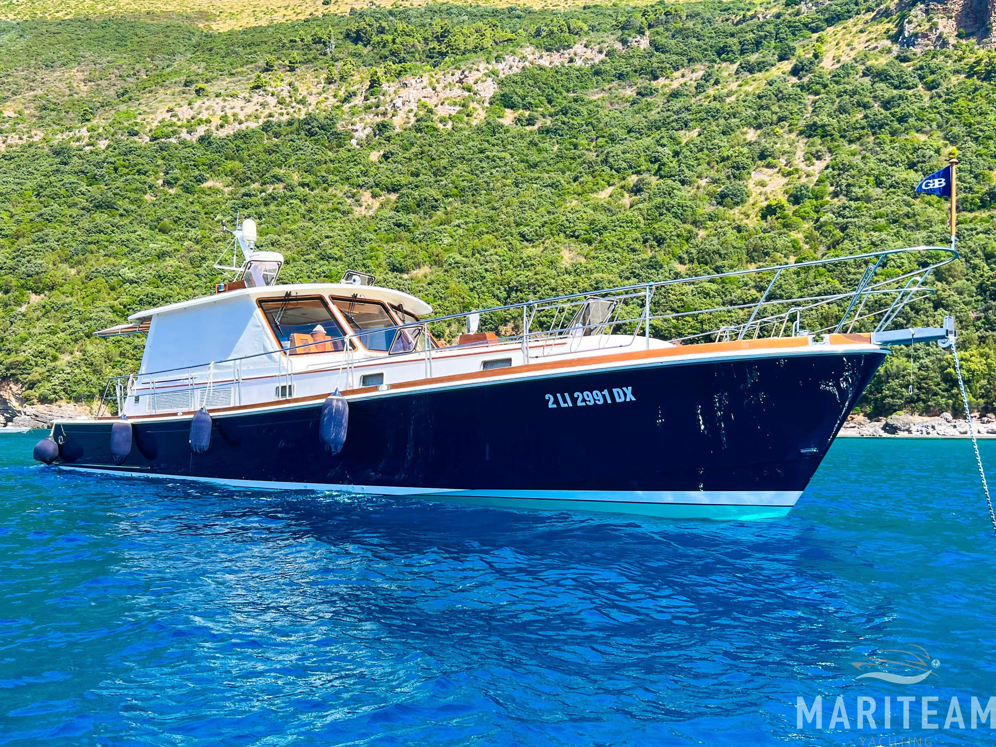 hoofdmotor(en): Grand Banks Eastbay 54 SX 'The Life'