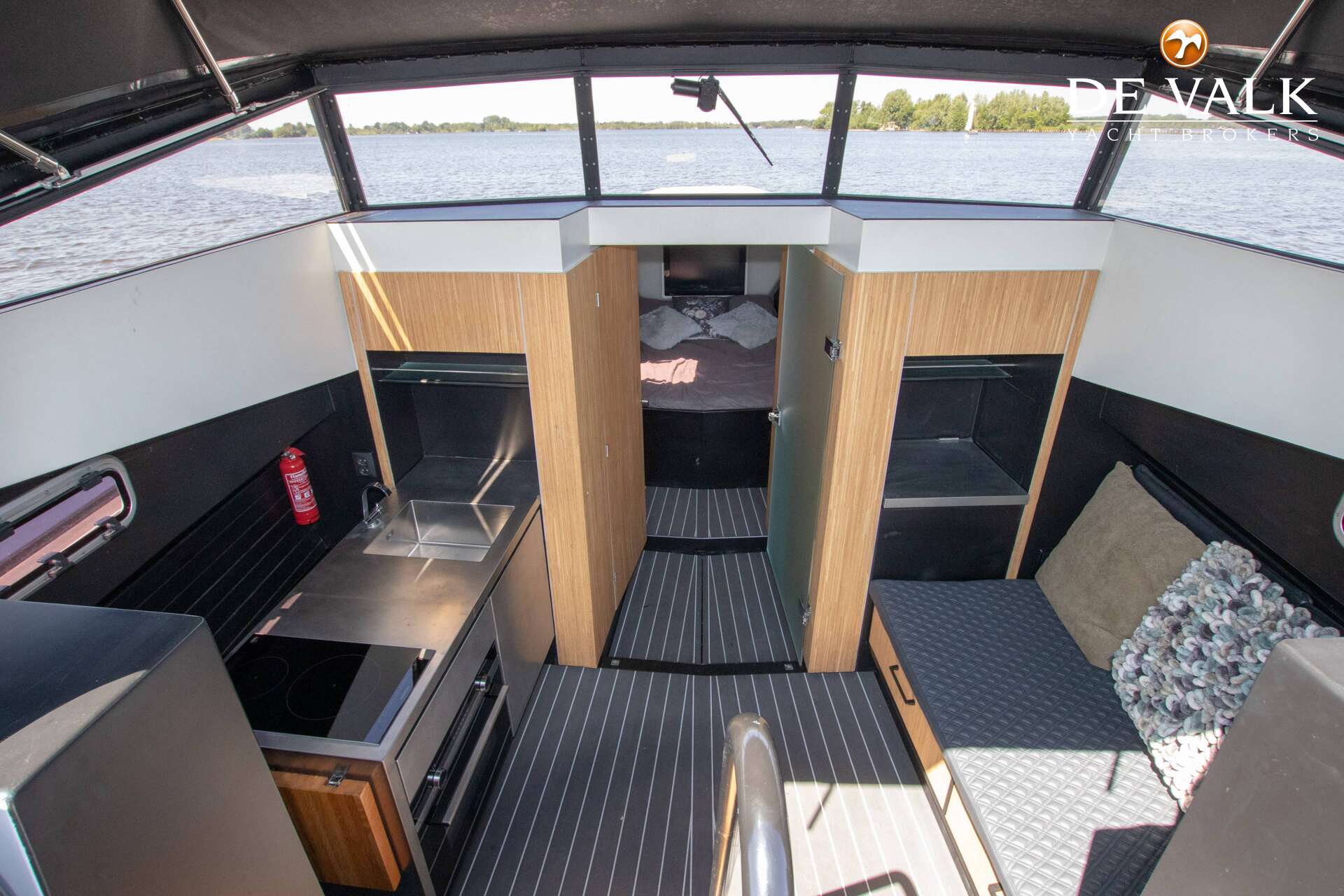 PLV Custom Build — foto 21 van 35