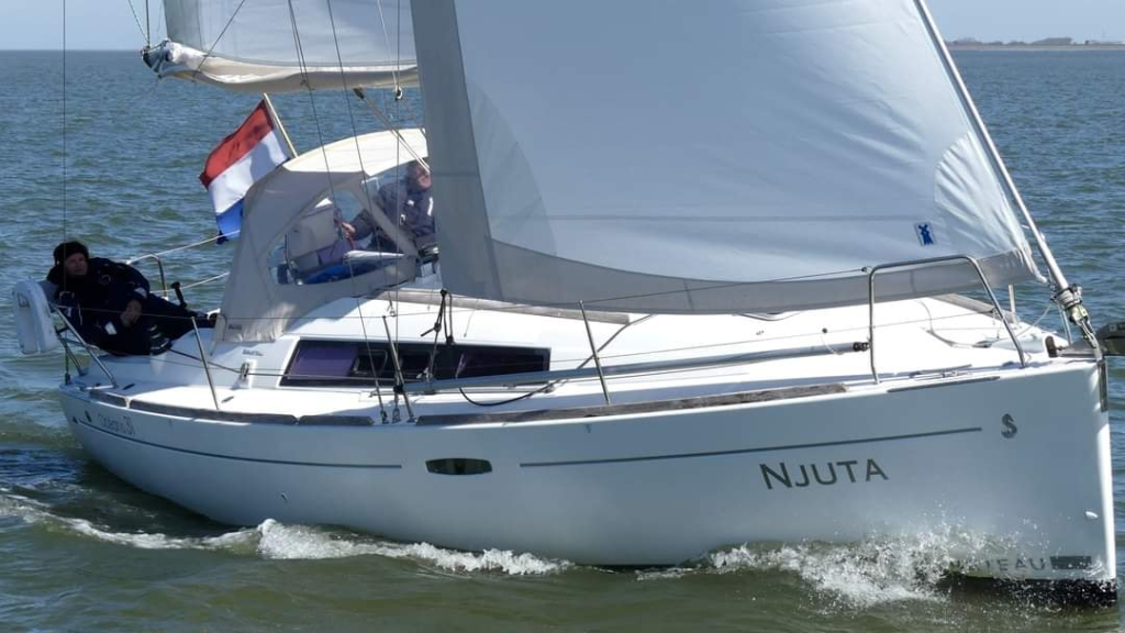 Beneteau Oceanis 31 (ondiepe kiel) — foto 1 van 35