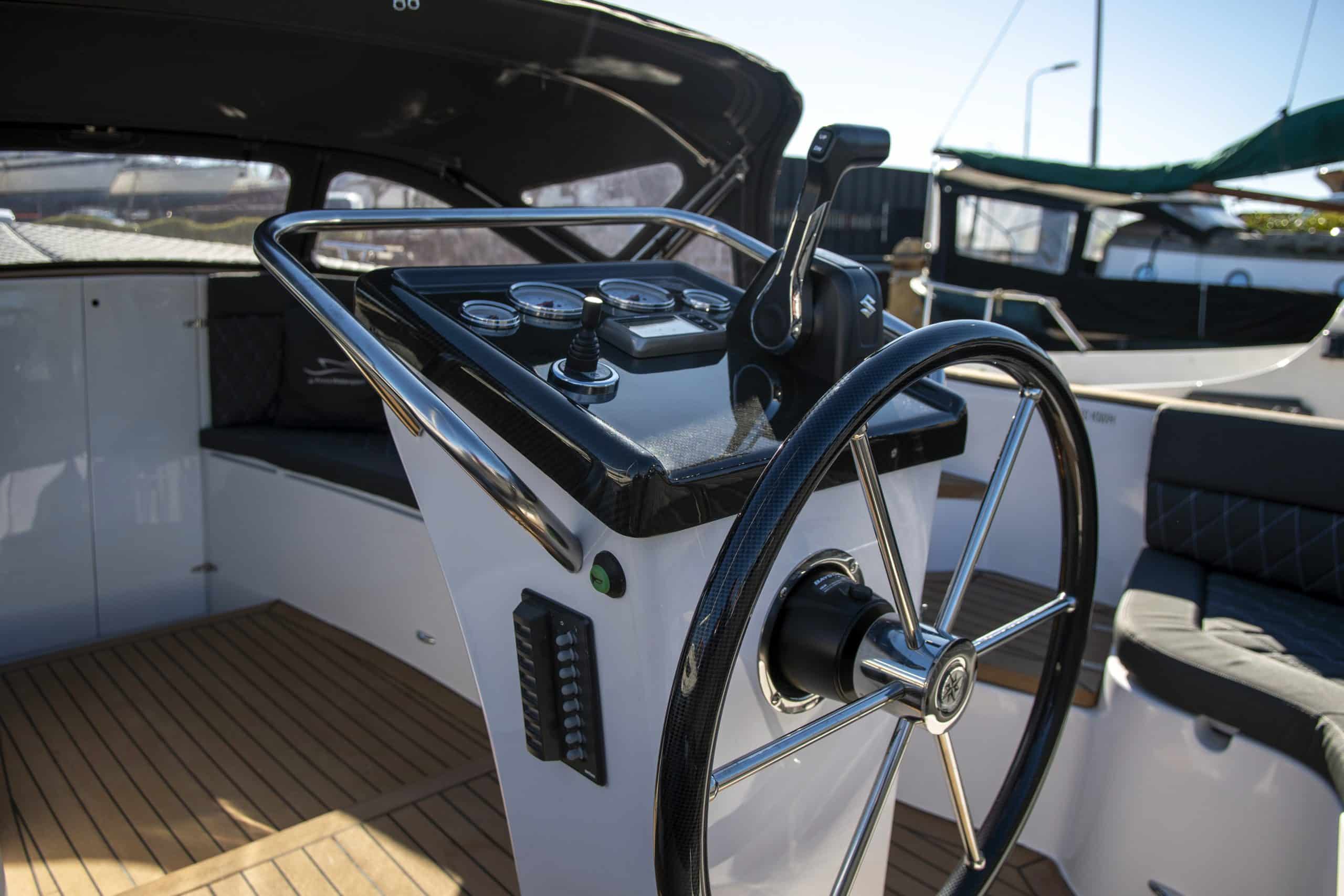 Waterspoor 717 Outboard — foto 9 van 18