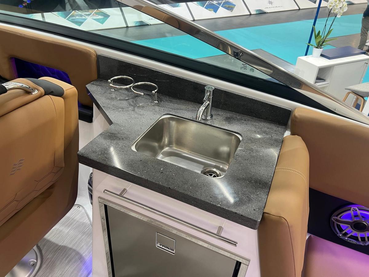 Four Winns H9 Bowrider — foto 9 van 33