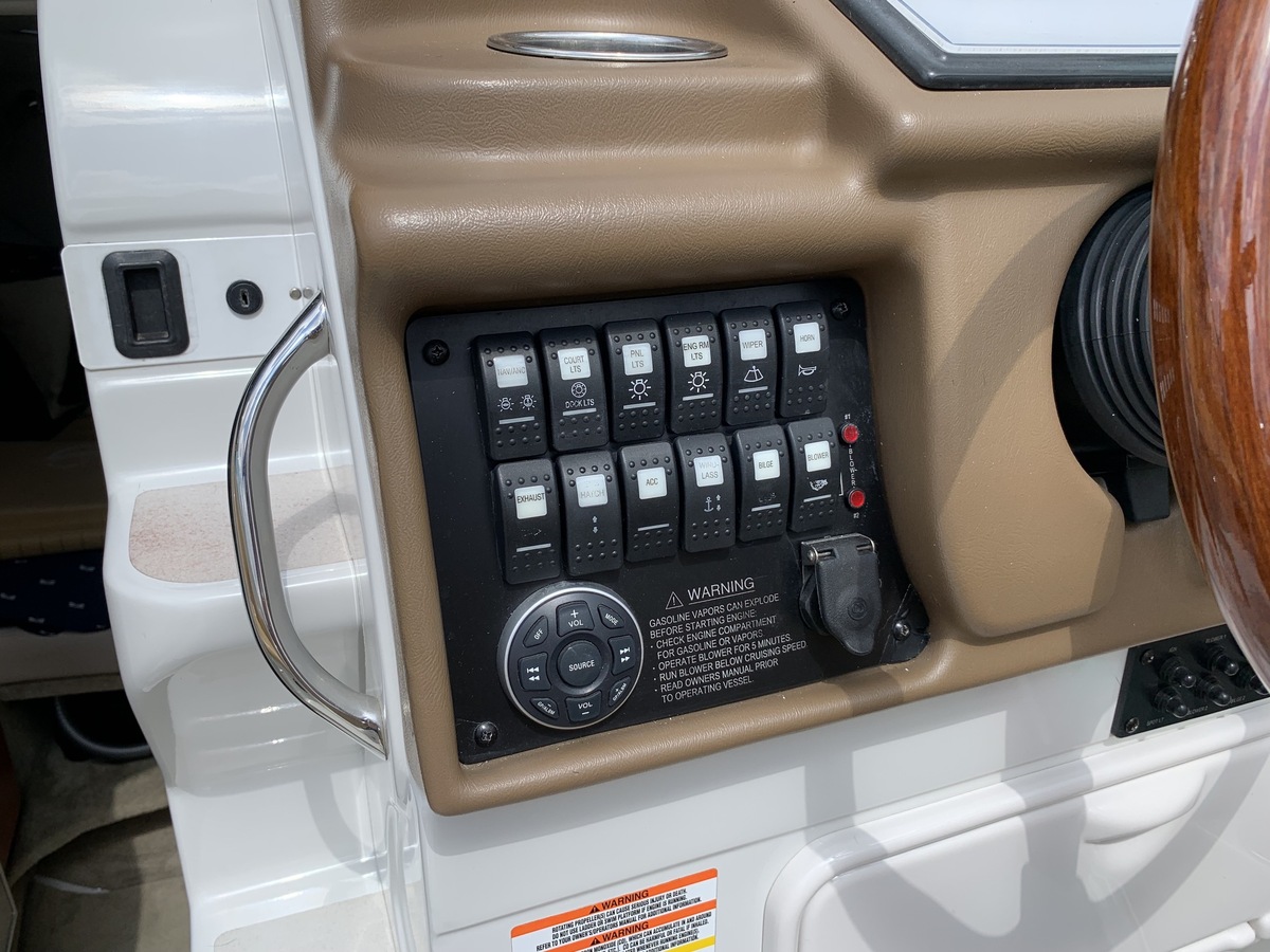Crownline 280 CR — foto 18 van 37