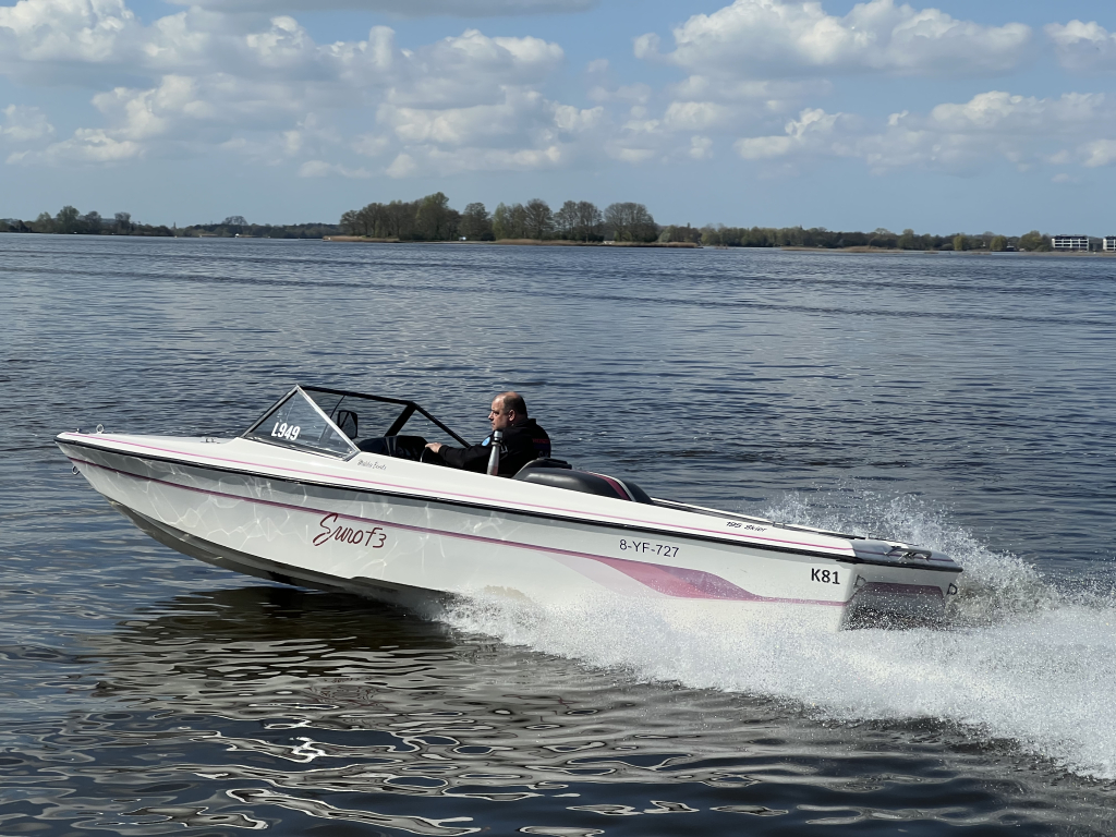 Malibu Euro F3 waterski boot v8 LPG/Benzine  — foto 2 van 22
