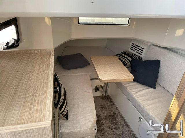 Jeanneau Cap Camarat 10.5CC - BluYachting — foto 2 van 9