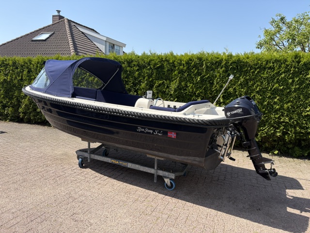 Blue sloep 475 met Tohatsu 9.8 PK en  Buiskap — foto 2 van 13