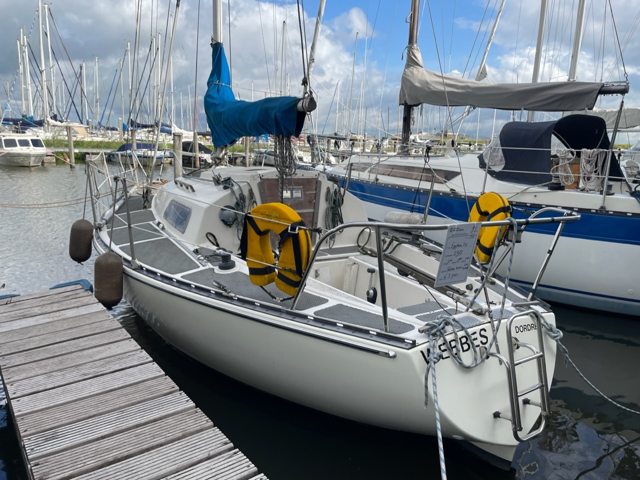 Egythene 24 — foto 1 van 3