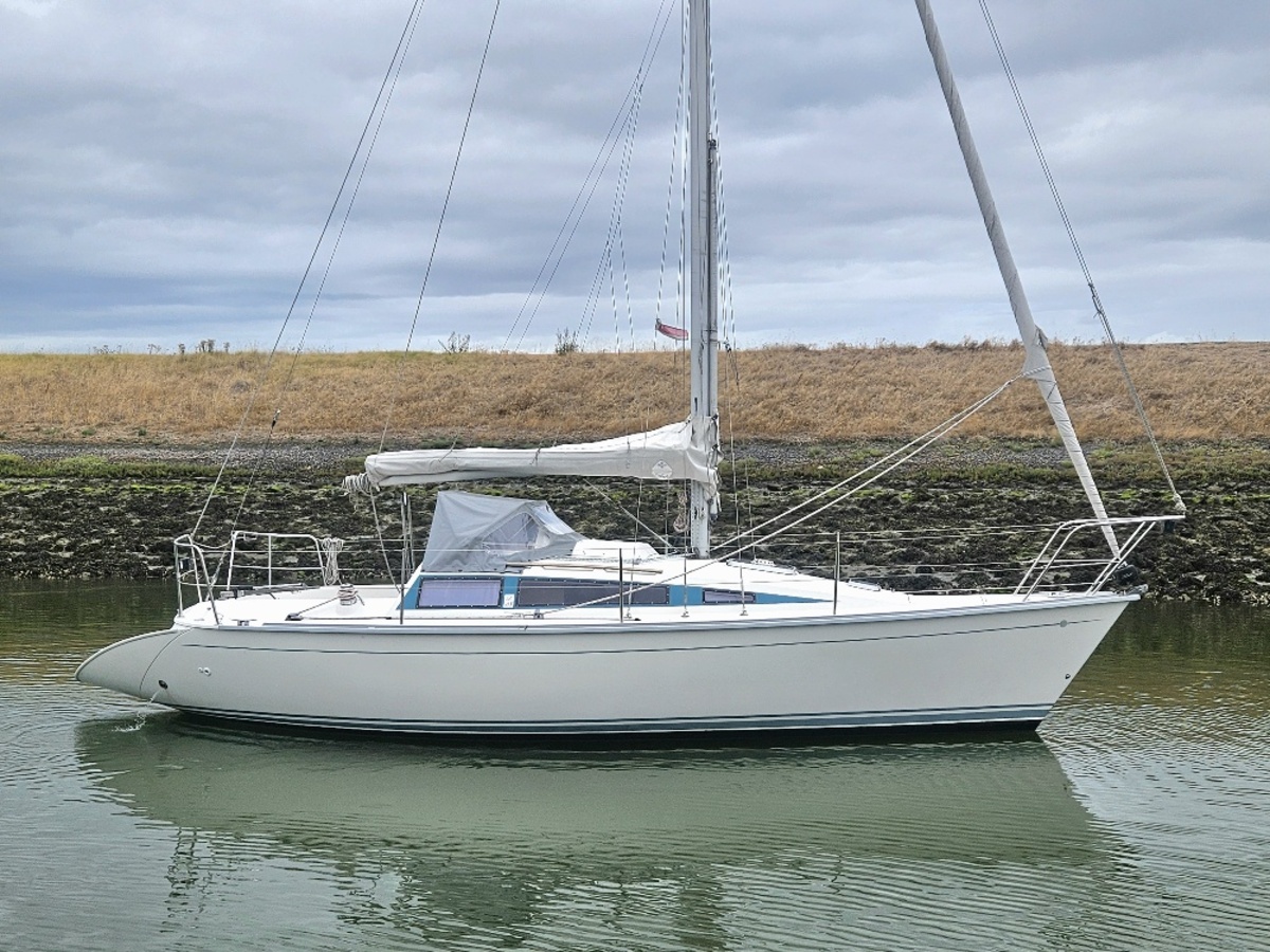 Dufour 28