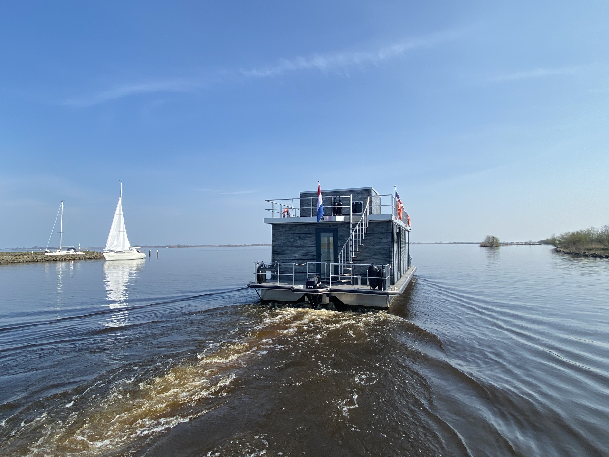 VaarAppartement 'Black Pearl' Houseboat - Panoramahut — foto 4 van 42