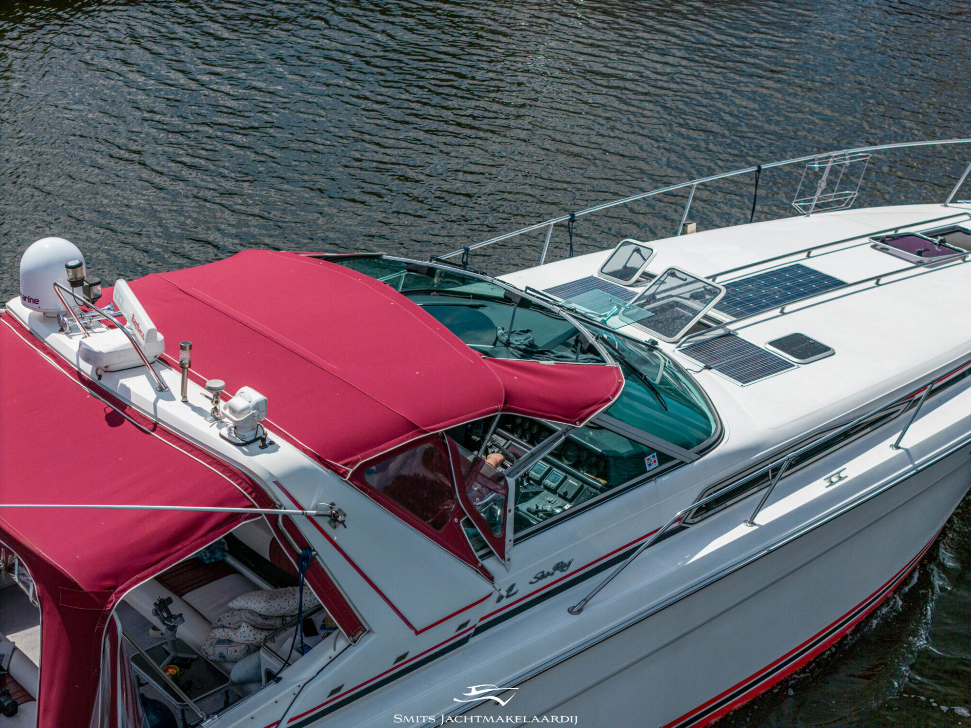Sea Ray 370 Express Cruiser — foto 54 van 59