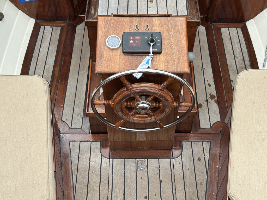 Unieke klassieke Spiegelsloep type ' Kapiteinssloep ' met Vetus inboard diesel — foto 15 van 22