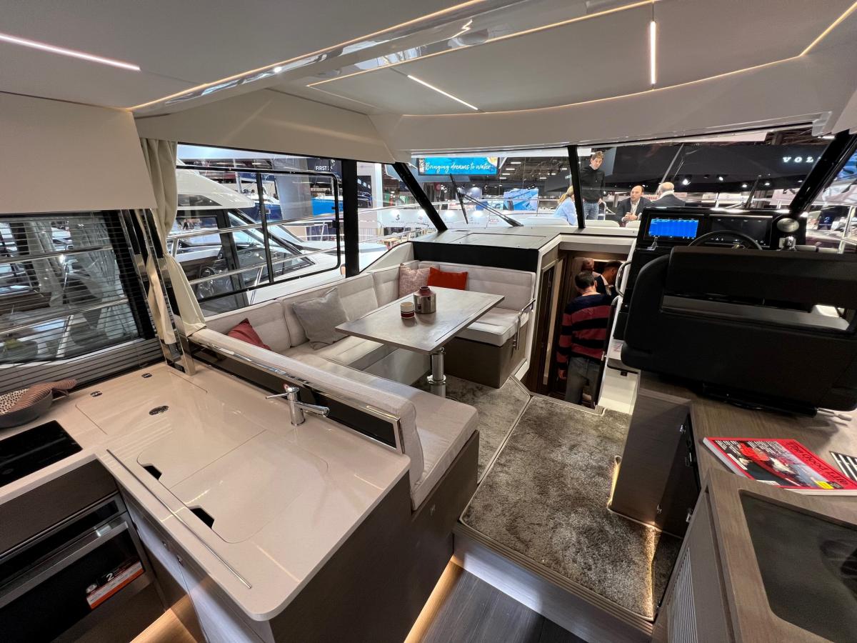 Jeanneau 1295 FLY — foto 12 van 29
