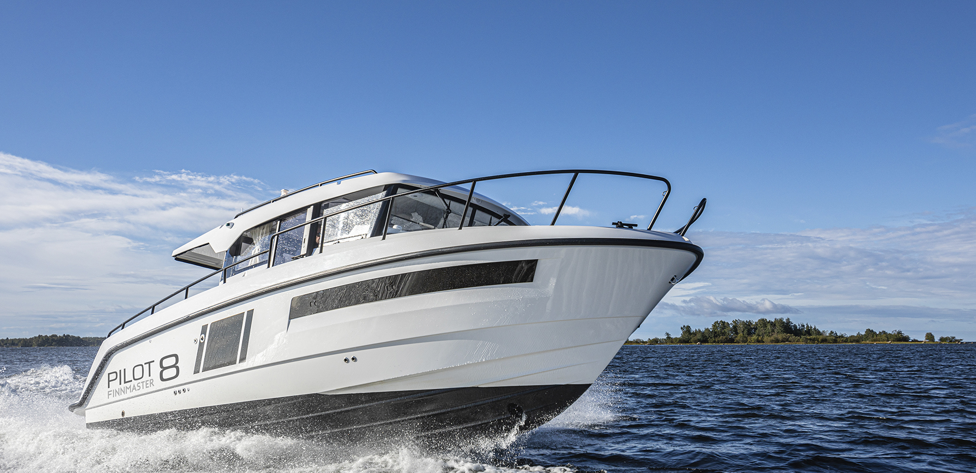 Finnmaster pilot 8 met 2x 200 pk Yamaha motoren  — foto 17 van 45