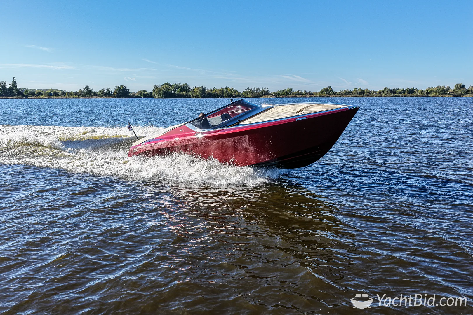 Aston Martin AM37 — foto 2 van 12