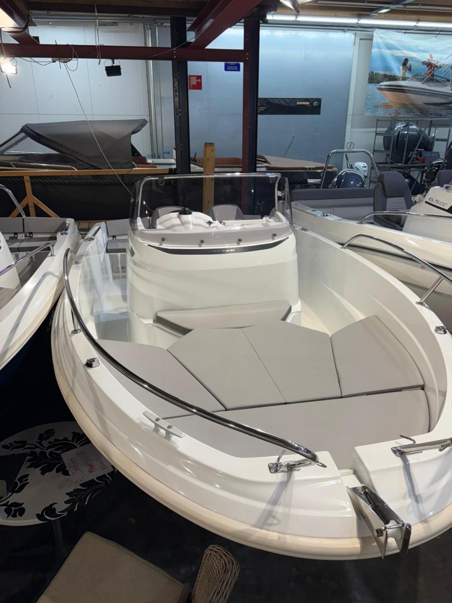 Jeanneau Cap Camarat 5.5 CC — foto 7 van 44