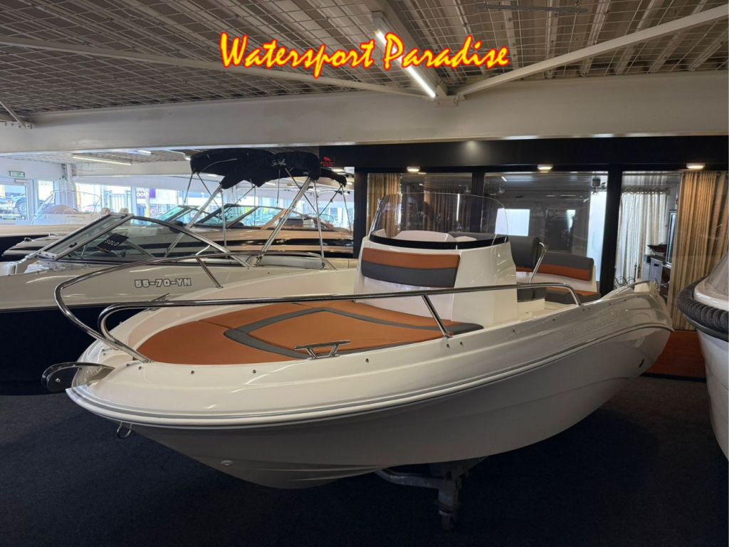 AM Yacht 520 Open
