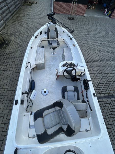 Mercury Uttern Visboot Met Pega Trailer — foto 10 van 12