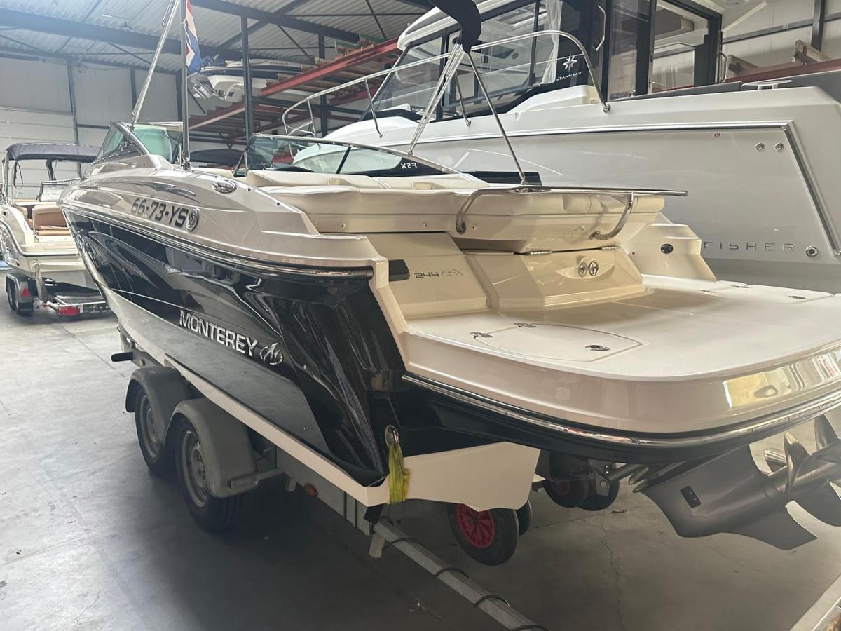 Monterey 244 FSX  Bowrider — foto 18 van 20