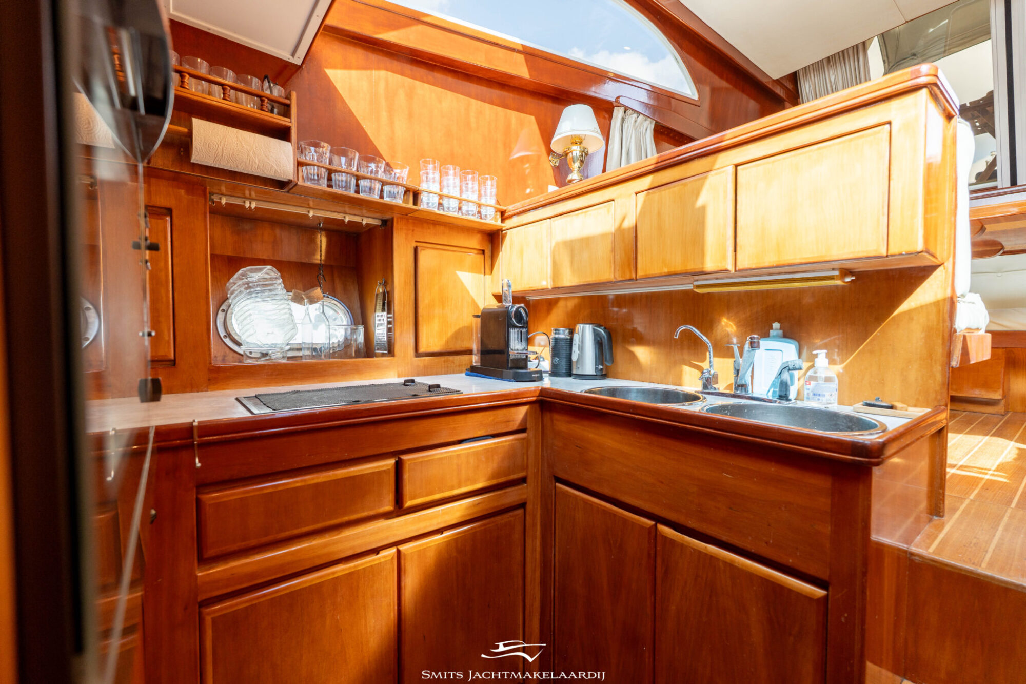 Astor 37 Flybridge — foto 12 van 54