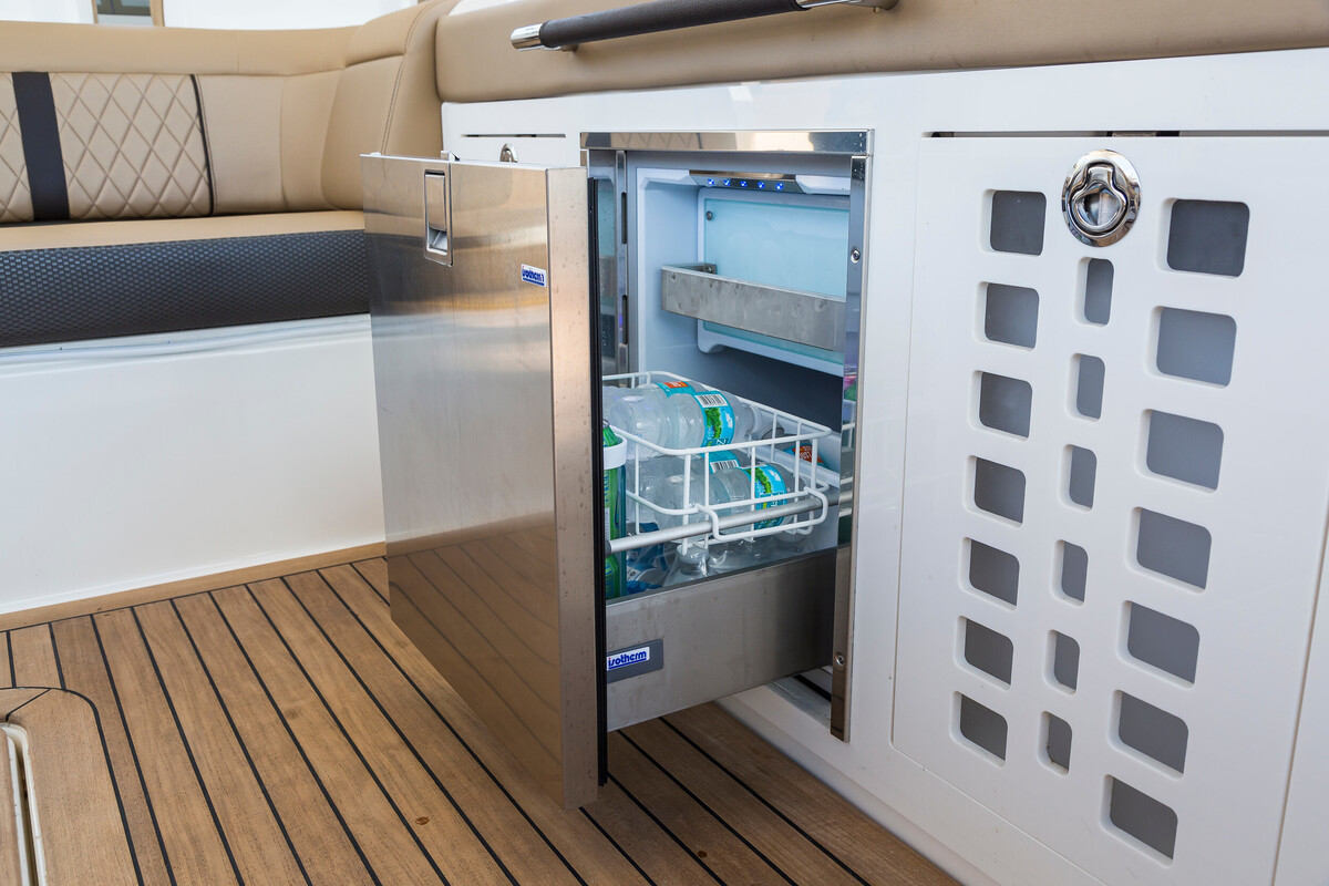 Sea Ray SLX 400 Outboard — foto 22 van 24