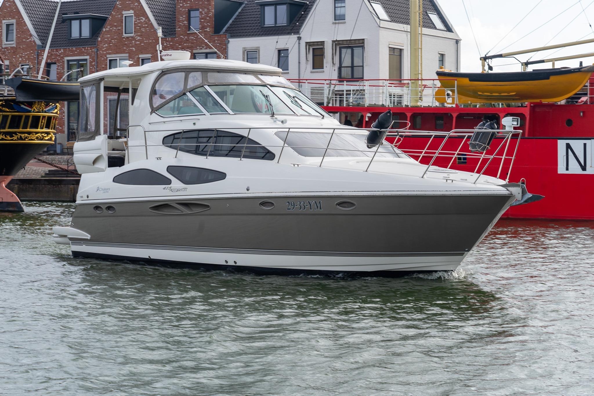 Cruisers Yachts 415 Express Motoryacht — foto 47 van 100
