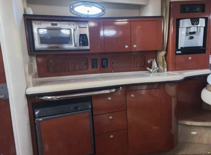 Sea Ray 355 Sundancer - BluYachting — foto 7 van 12