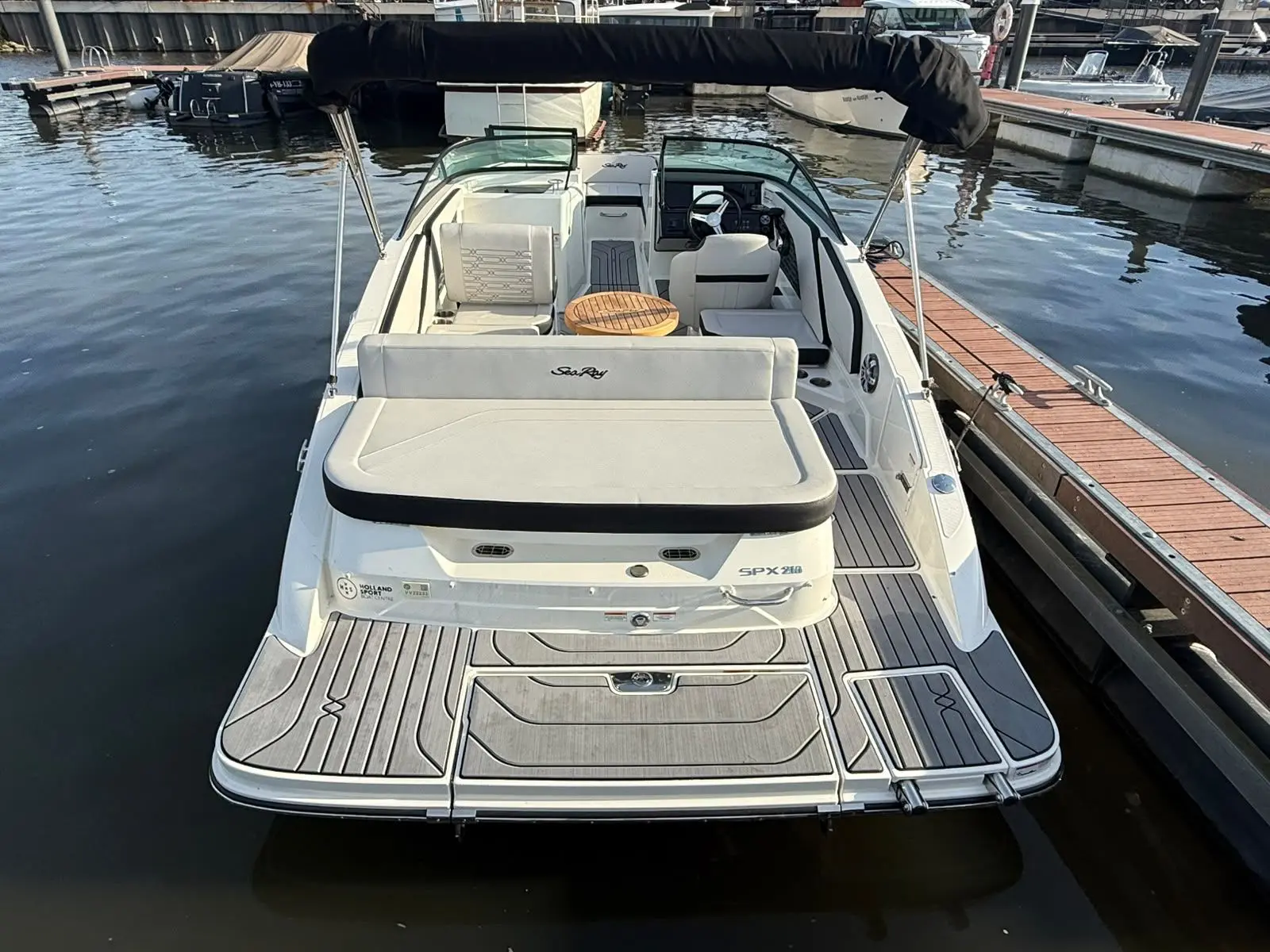 Sea Ray SPX 210 (New Model / 2026) — foto 18 van 31
