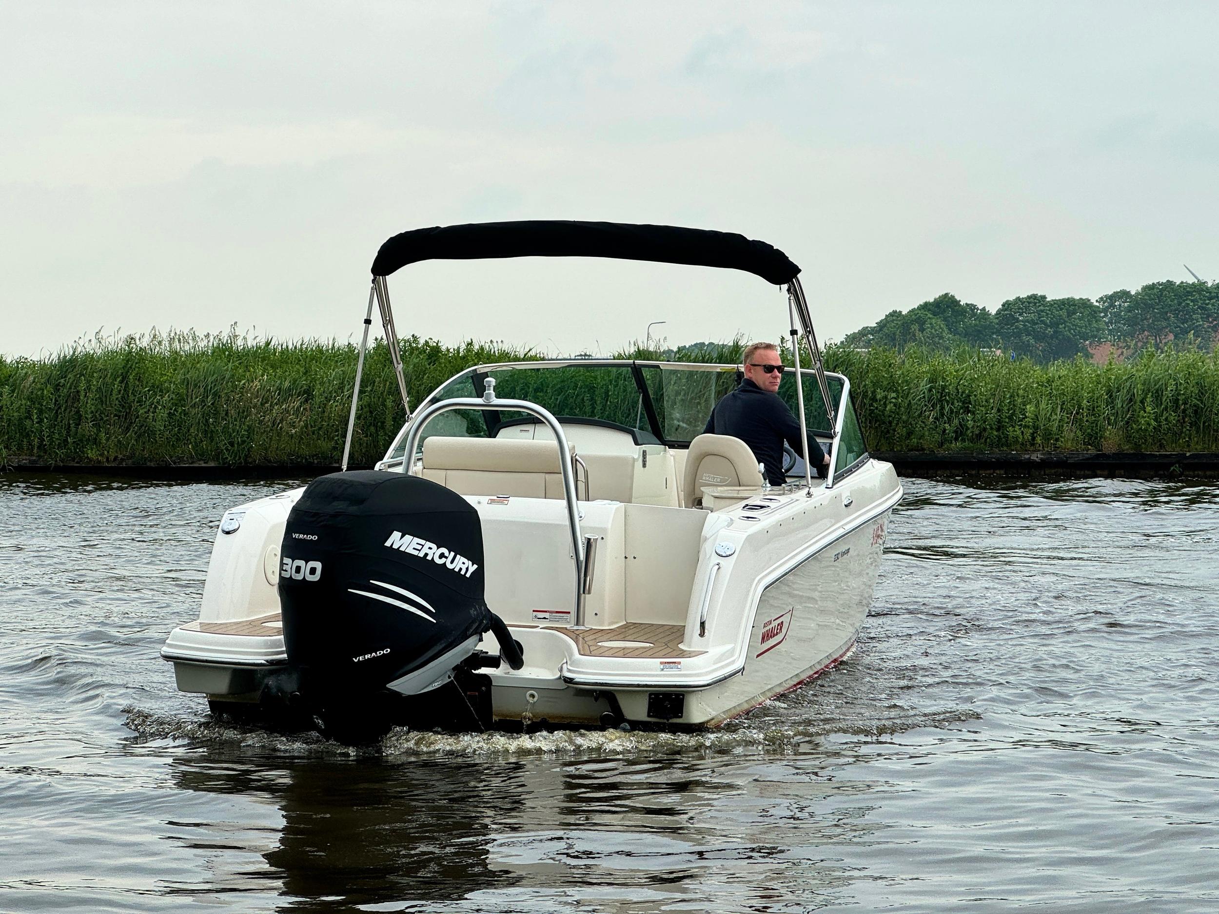 Boston Whaler 230 Vantage — foto 32 van 37