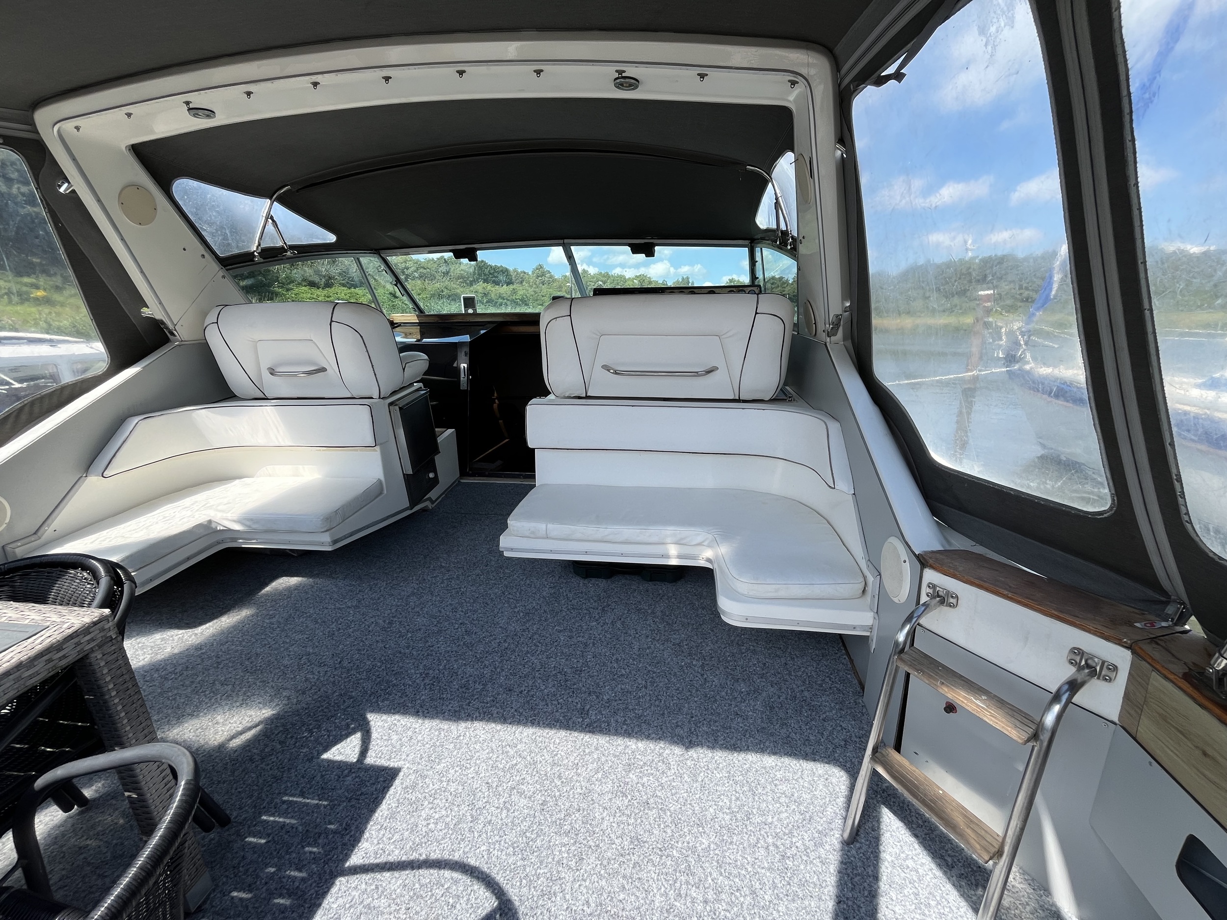 Sea Ray 390 Express Cruiser — foto 5 van 43