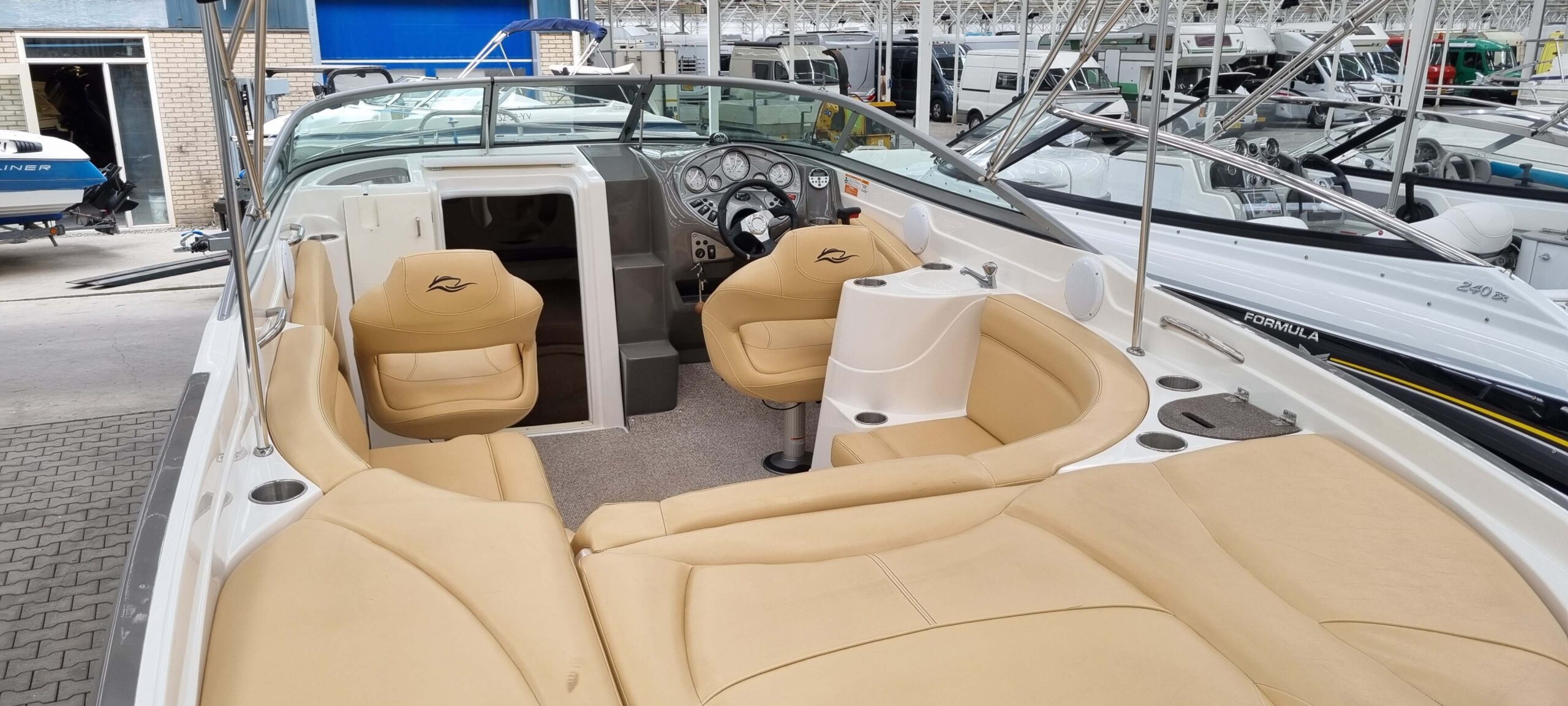 Rinker 246 Captiva — foto 4 van 11