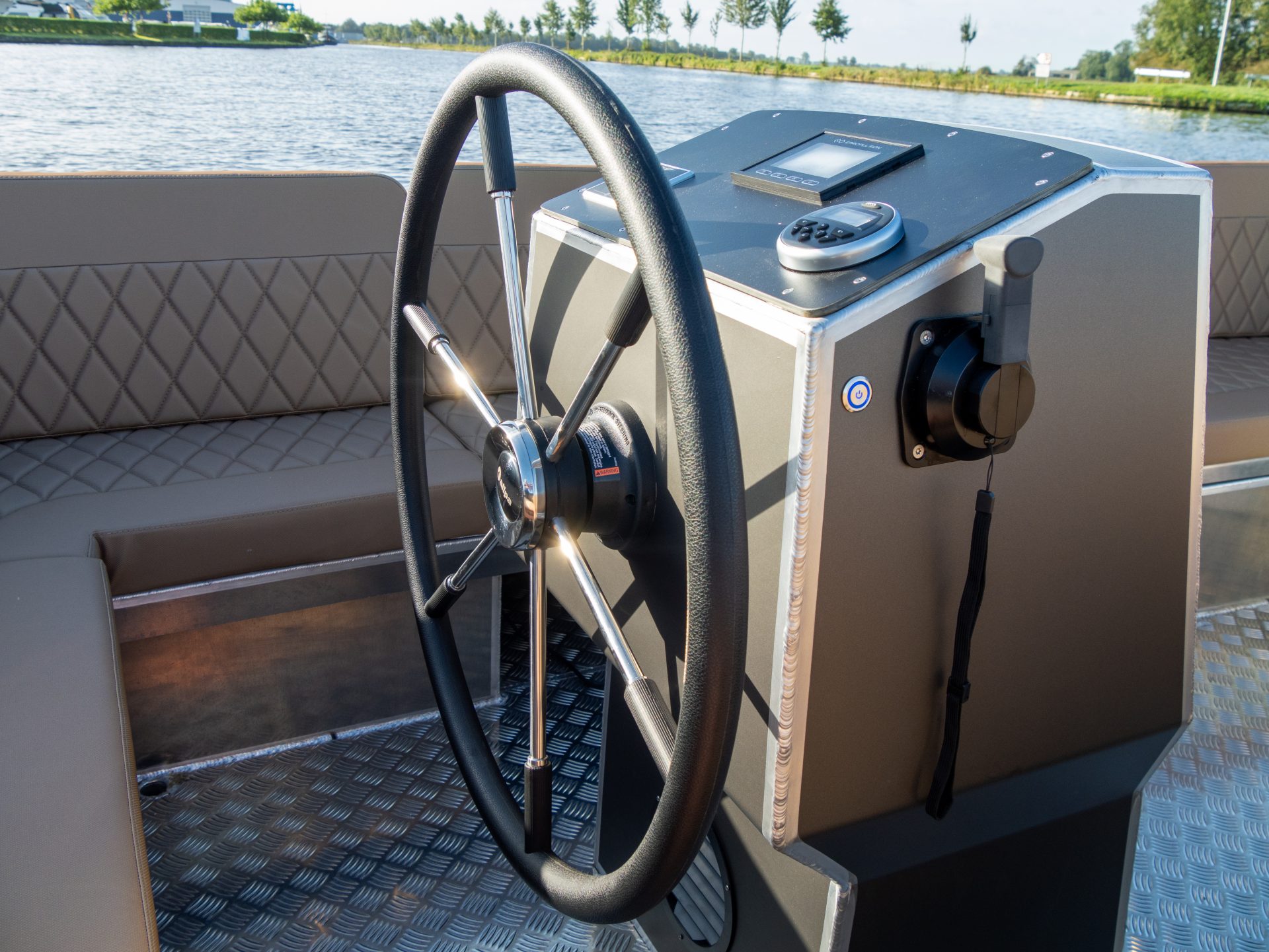 Van Vossen VanVossen E-Tender 700 — foto 5 van 9