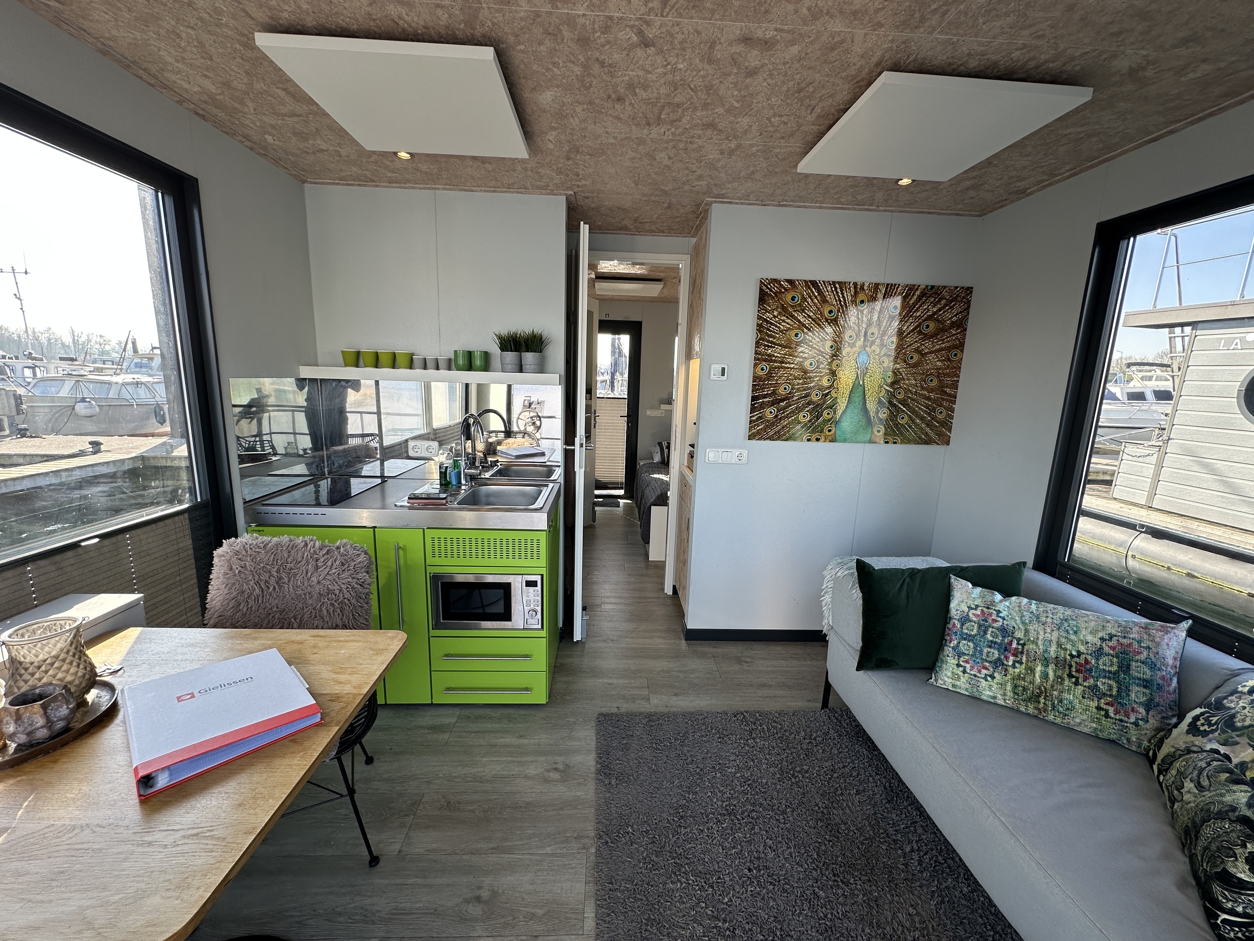 Gielissen Marin Home 32 Tiny Houseboat — foto 12 van 43