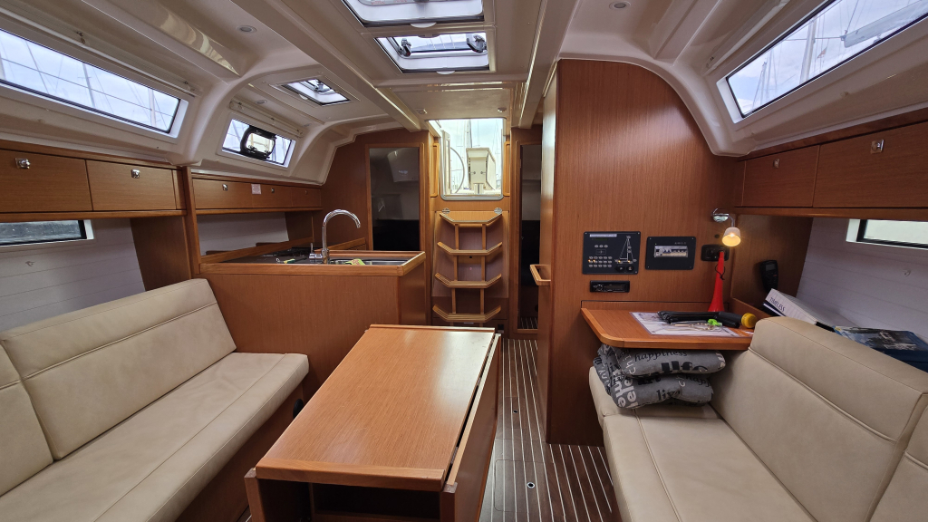 Bavaria 37 Cruiser — foto 17 van 23