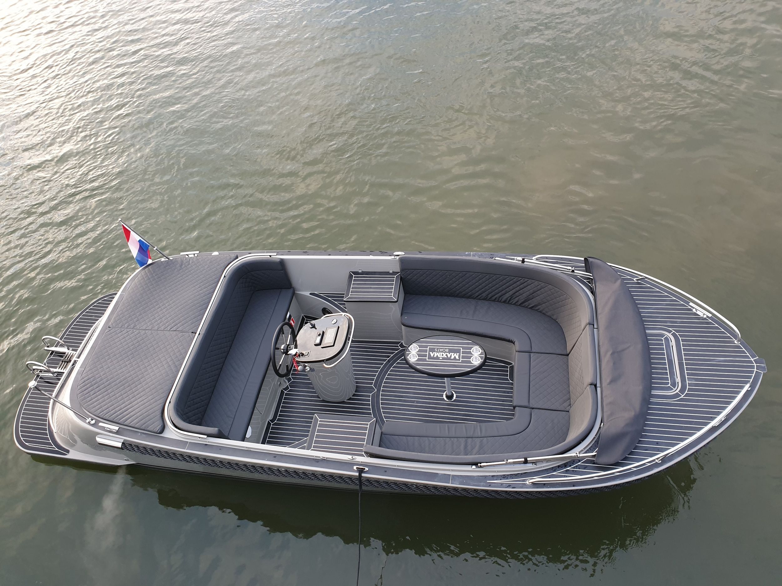 Maxima 720 retro — foto 9 van 10