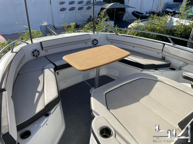 Jeanneau Cap Camarat 10.5CC - BluYachting — foto 3 van 9