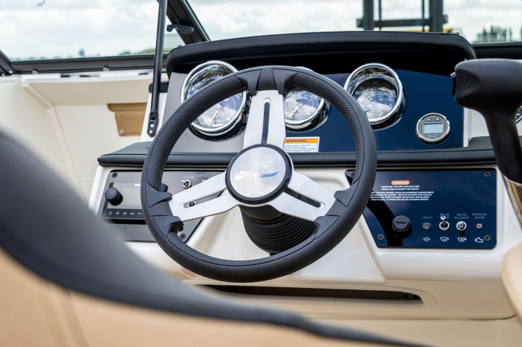 Sea Ray SPX 210 — foto 13 van 37