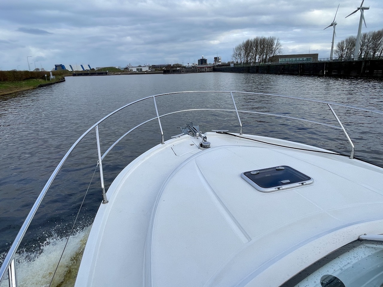 Beneteau Antares 9.80 — foto 26 van 33