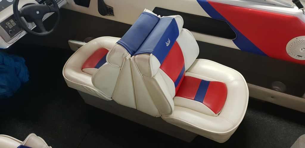 Four Winns 190LE Met 5.0 V8, trailer en waketower — foto 14 van 17