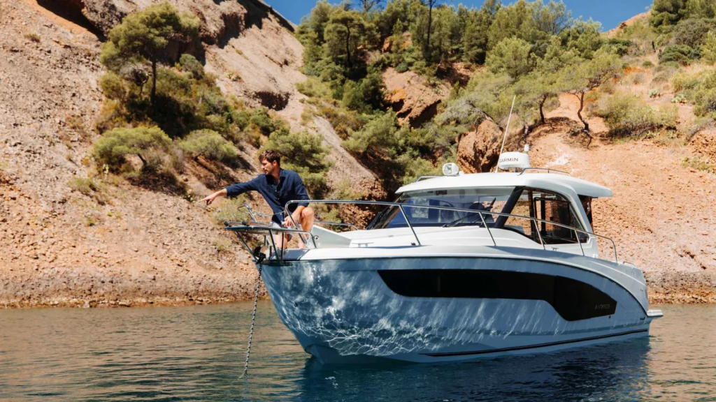 Beneteau Antares 9 | Nieuw samenstellen vanaf €165.286,- — foto 3 van 20
