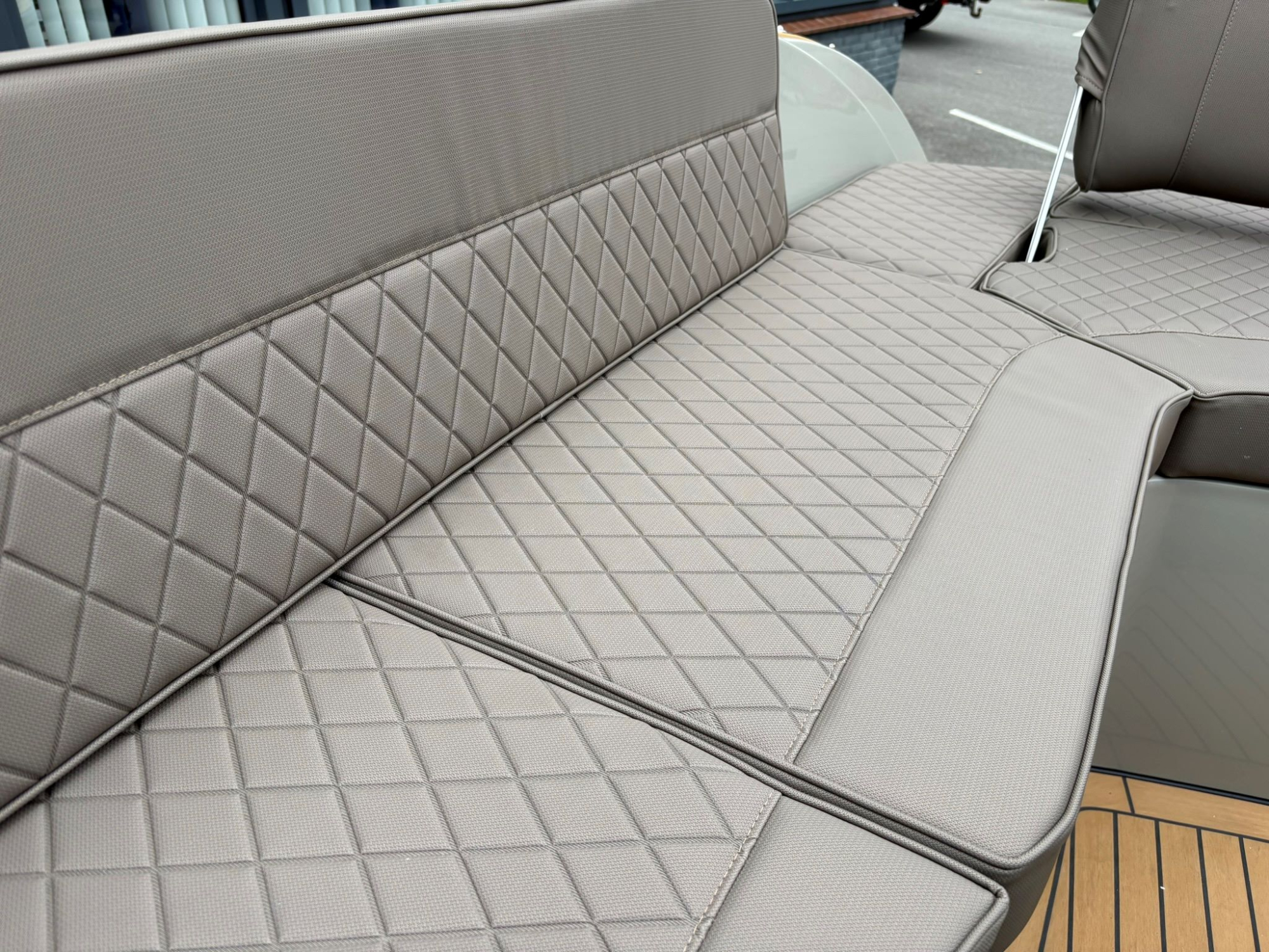 Antaris Sixty7 met Vetus 42 pk in RAL 7030 op voorraad! — foto 9 van 14