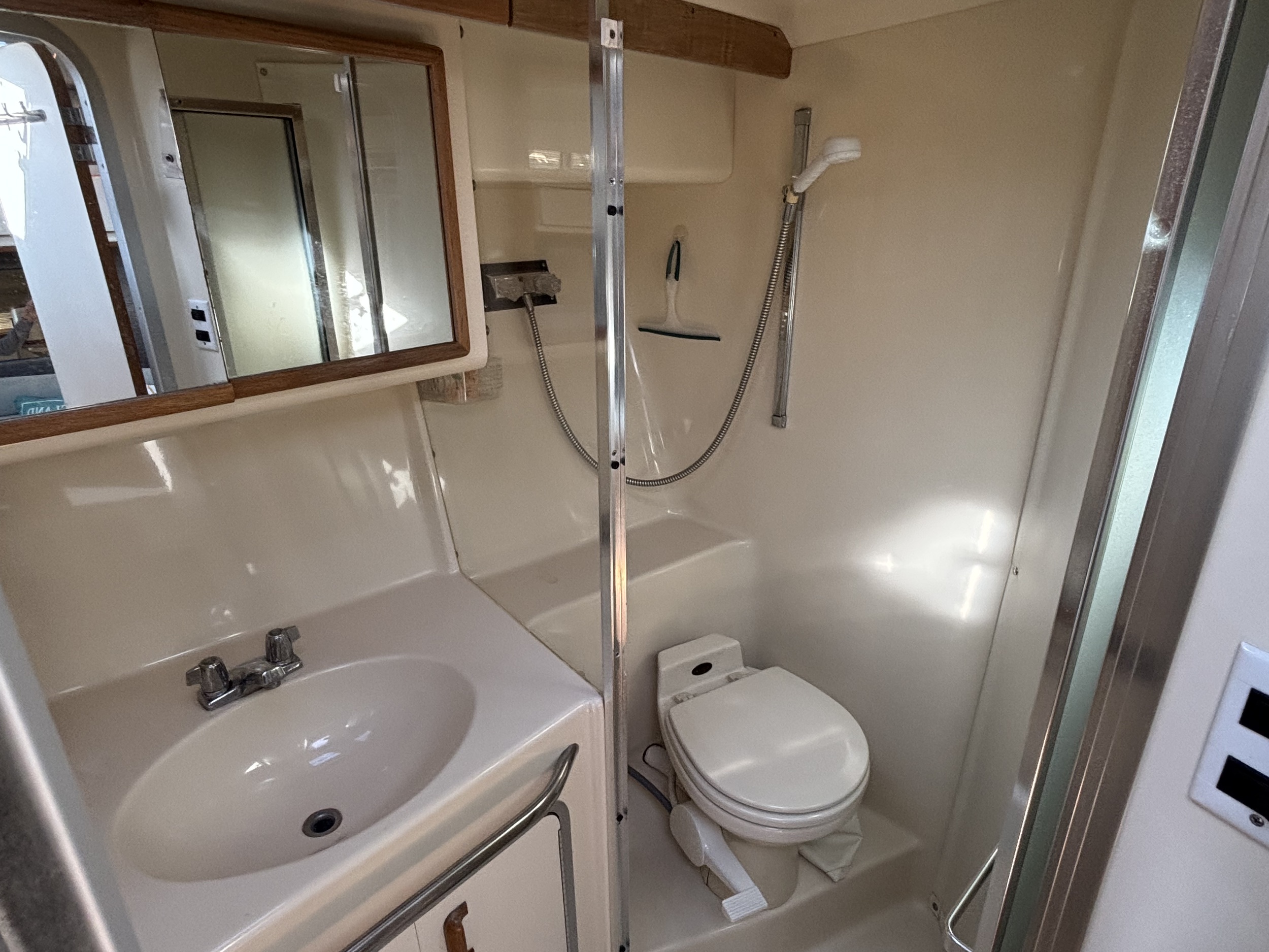 Sea Ray 370 Sundancer — foto 14 van 15